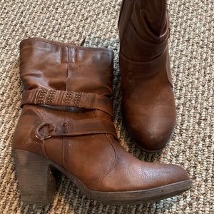 Western boot: Brown